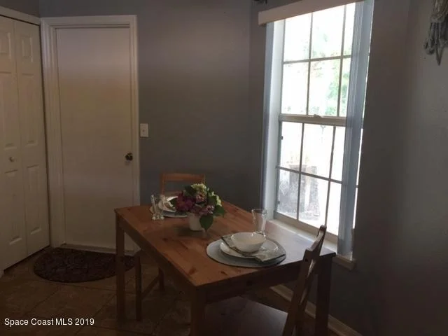 Photo of 2064 Lansing Street