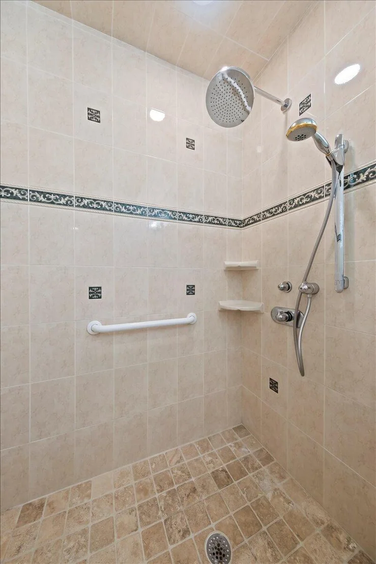 Photo of 405 Newport Drive