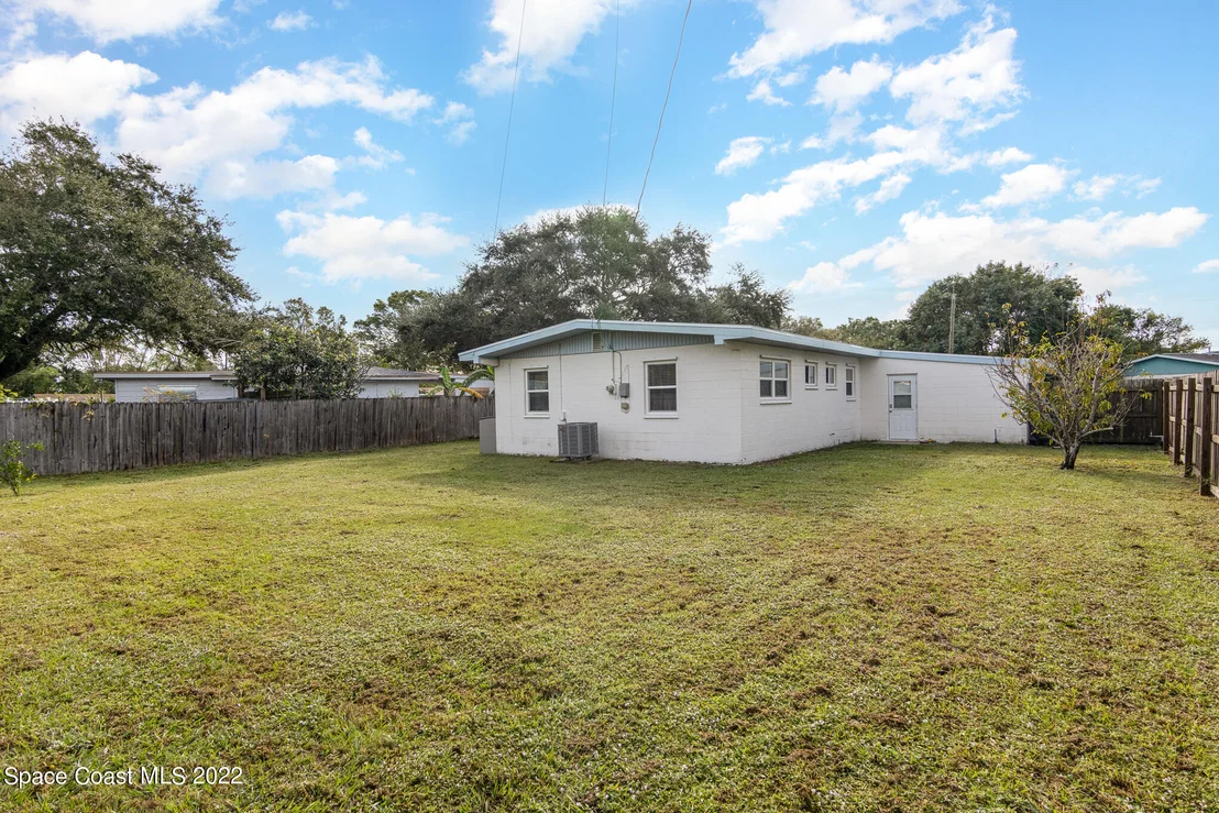 Photo of 831 Glenmore Circle