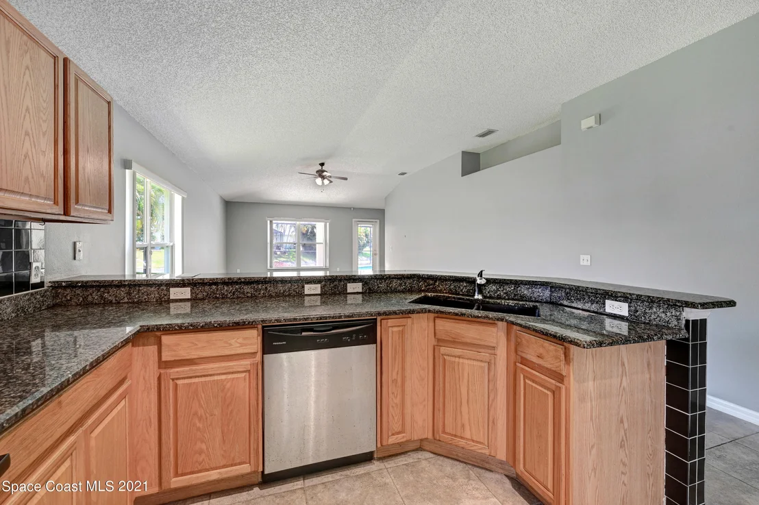 Photo of 2560 Stratford Pointe Drive