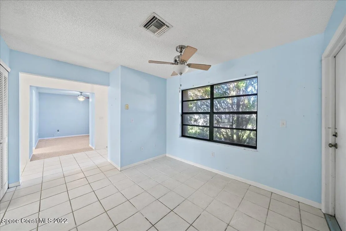 Photo of 811 Lyons Circle NW