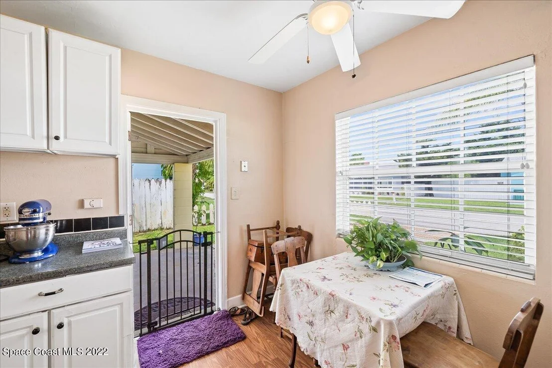 Photo of 1047 Riverdale Drive
