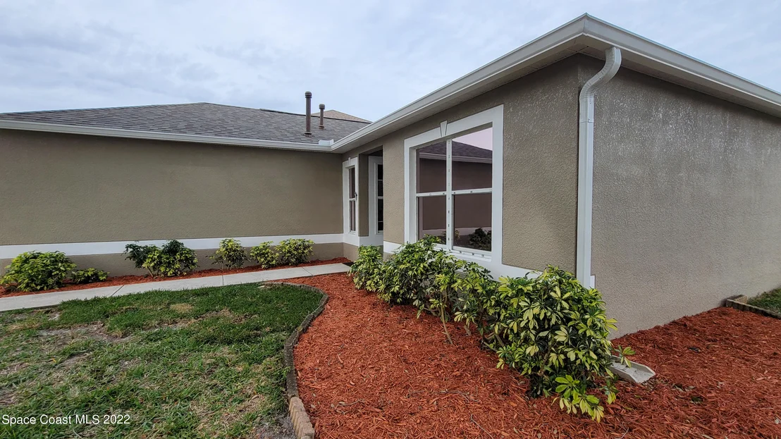 Photo of 2111 Spring Creek Circle NE