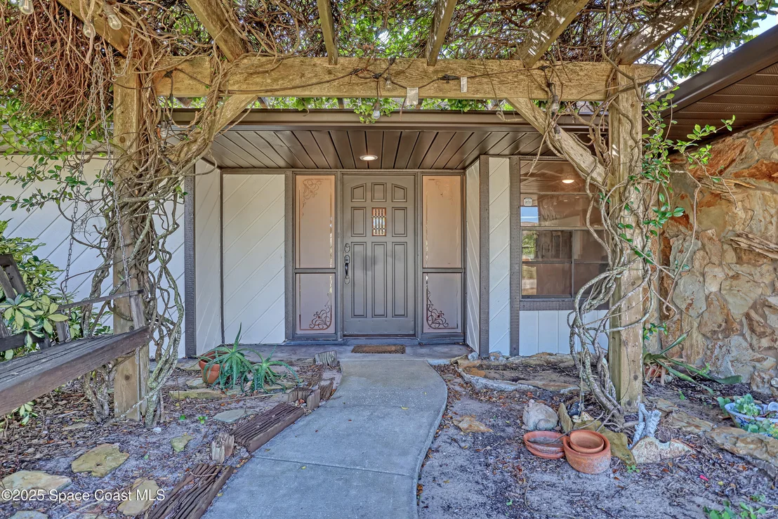 Photo of 235 Sand Dollar Road S