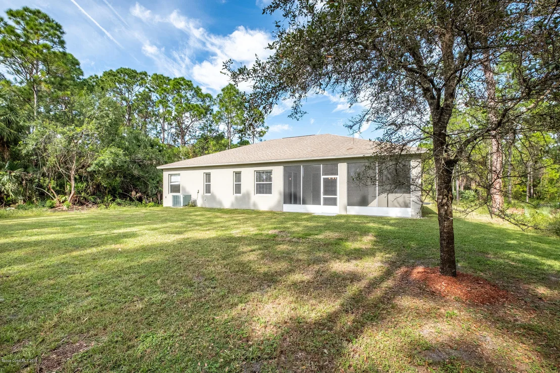 Photo of 1744 Hydrangea Road NW