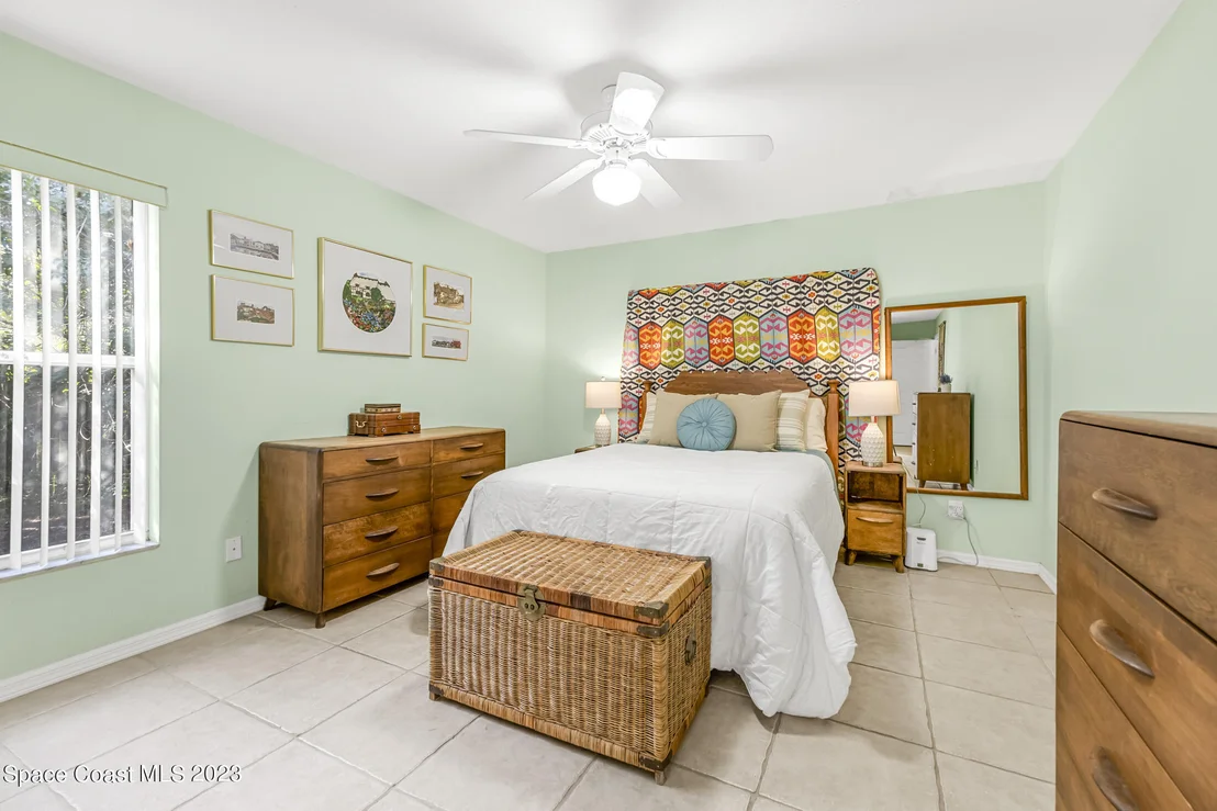 Photo of 1020 Meadowbrook Road NE