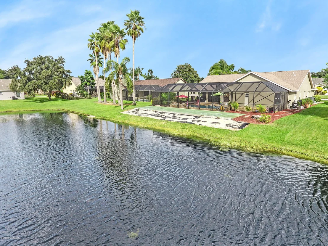 Photo of 943 Pelican Lane