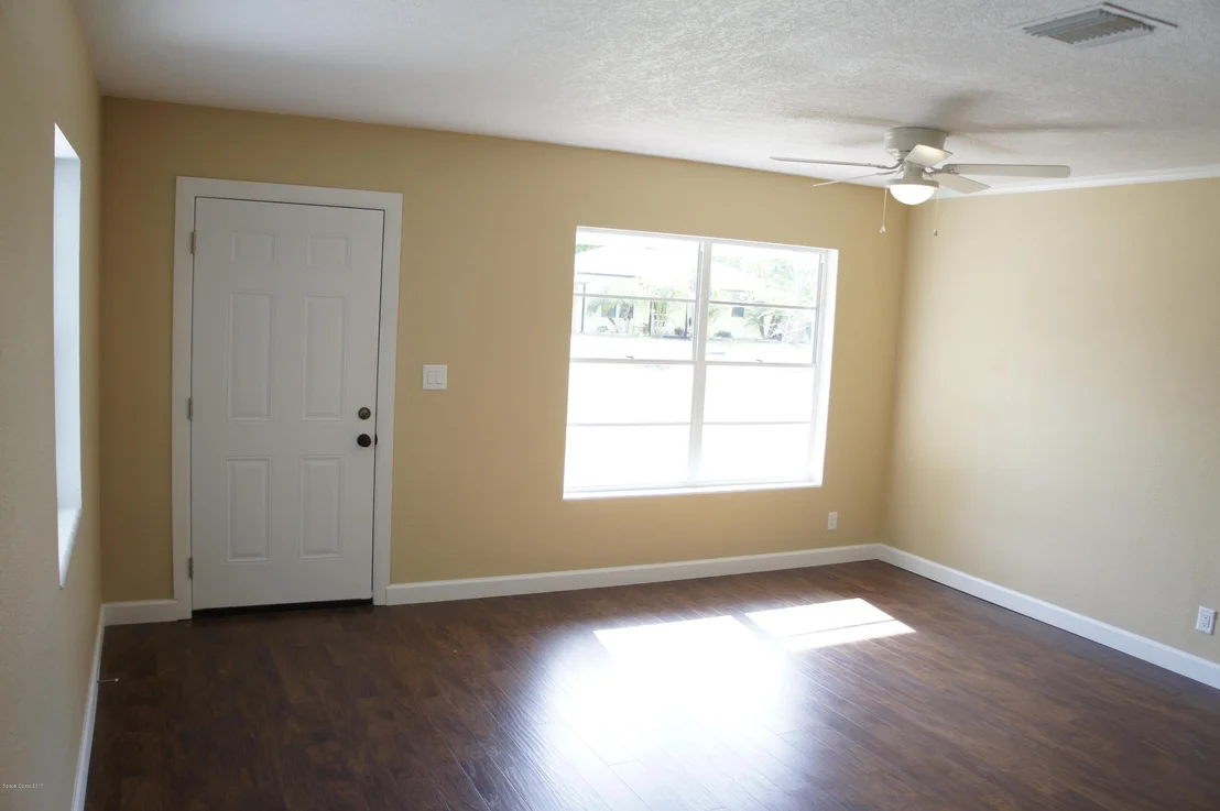 Photo of 1716 Park Avenue