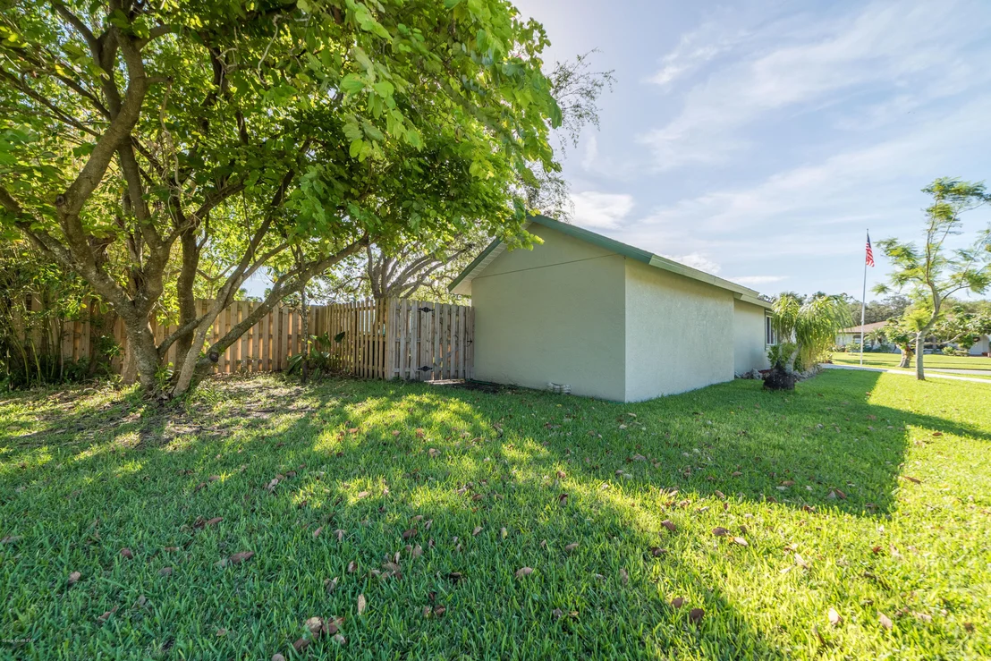 Photo of 1507 Meadowbrook Road NE