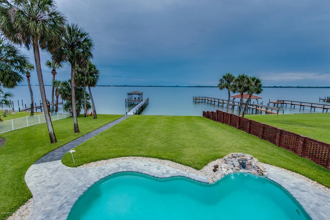 Photo of 300 Riverside Drive