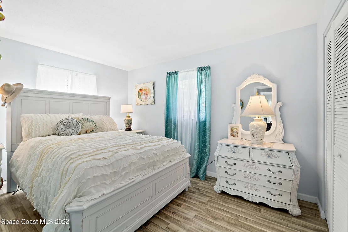 Photo of 1051 Fenway Drive