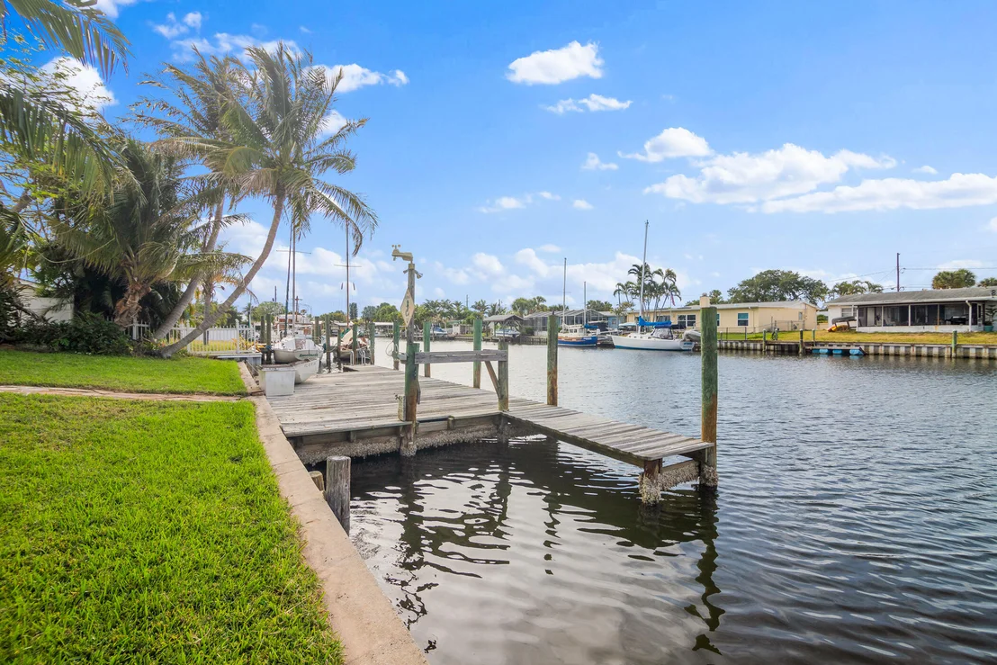 Photo of 426 Atlantis Drive