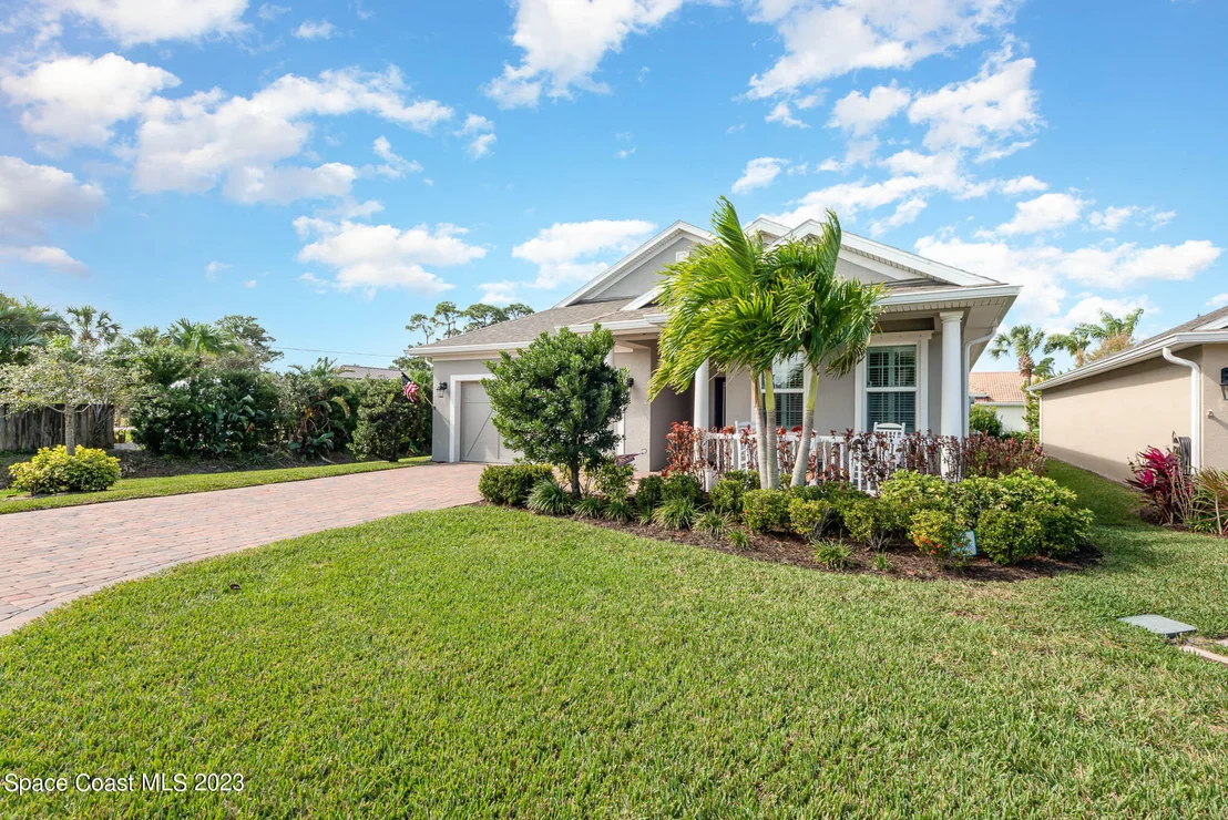 Photo of 376 Sandcrest Circle