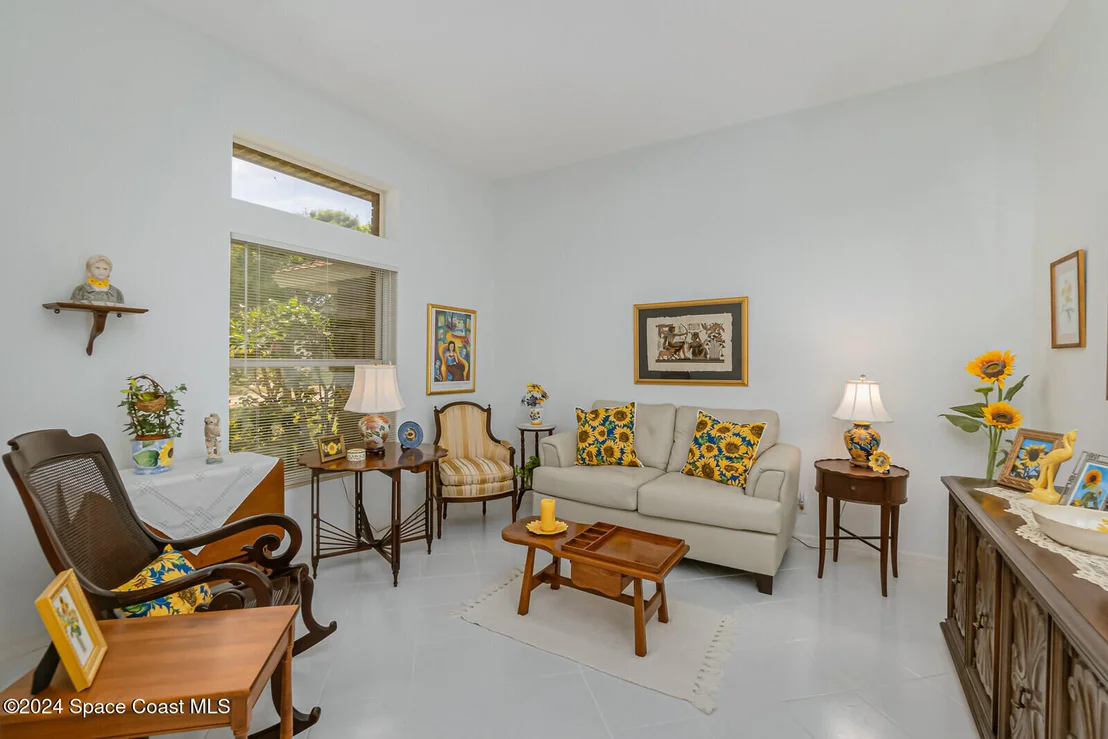 Photo of 410 Oriole Lane