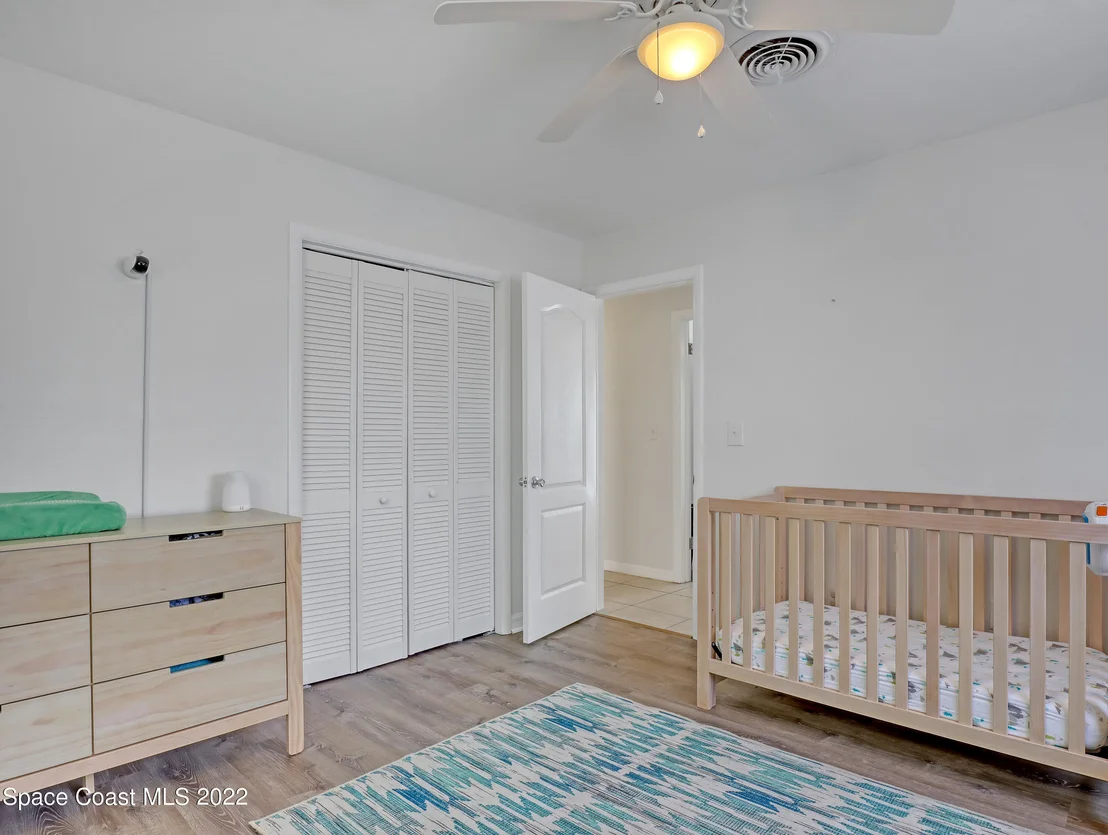 Photo of 619 N Robert Way