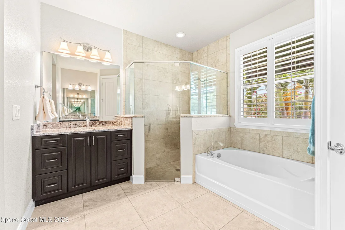Photo of 2037 Windbrook Drive SE