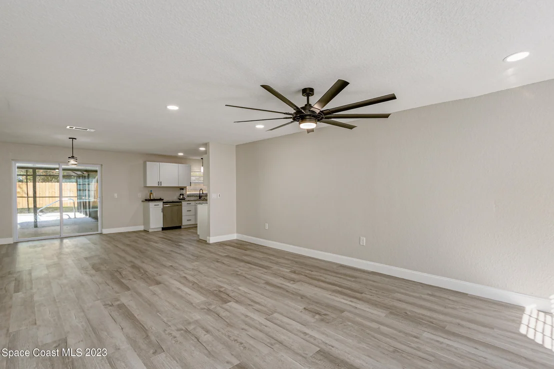 Photo of 965 Bridle Lane