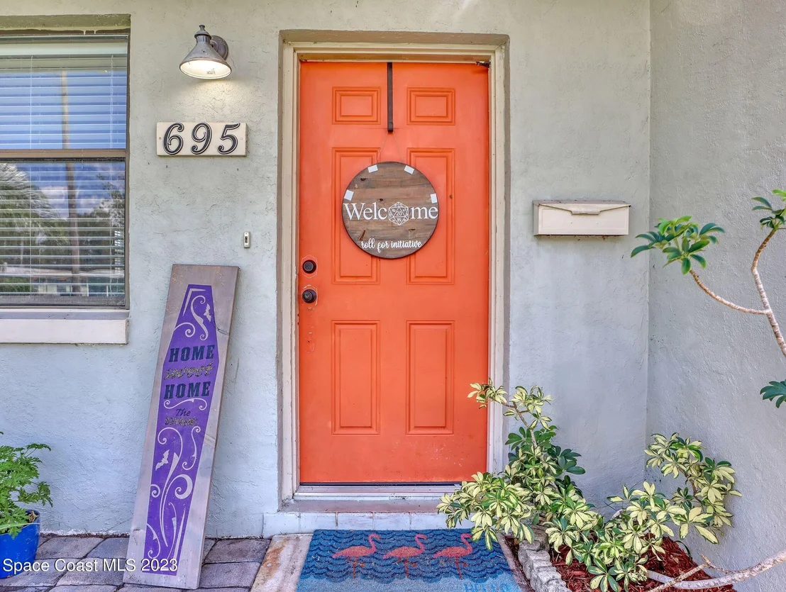 Photo of 695 Teak Drive