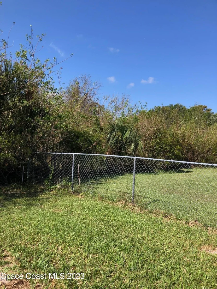 Photo of 580 Hall Road