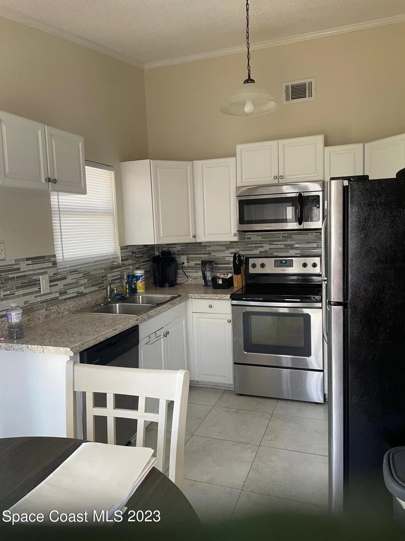 Photo of 981 Wateroak Drive NE