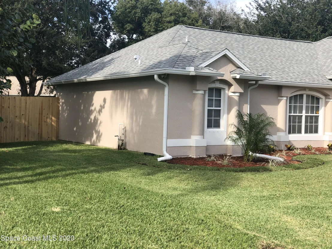 Photo of 828 Laurel Drive