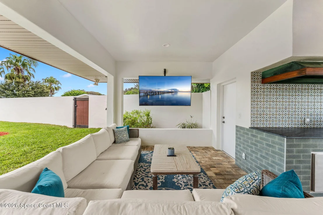 Photo of 207 Riverside Drive