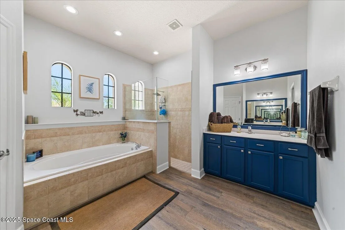 Photo of 2100 Windbrook Drive SE