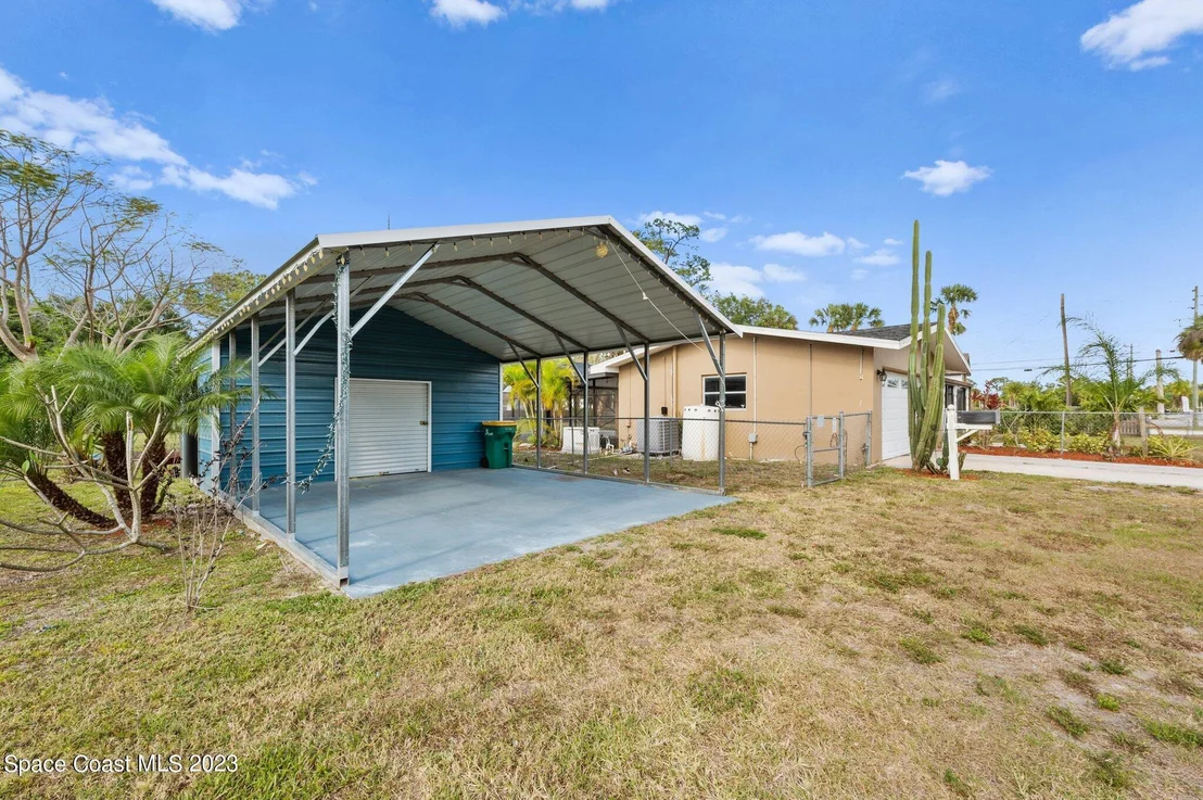 Photo of 3030 Hield Road