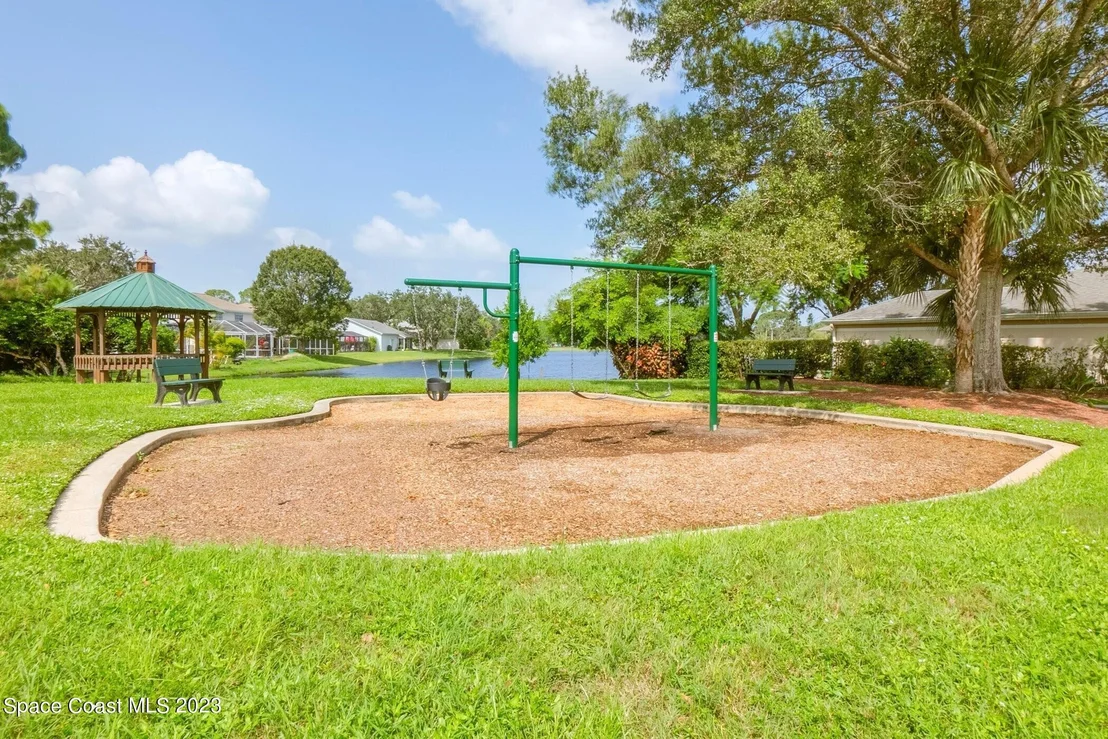 Photo of 6976 Hammock Lakes Drive