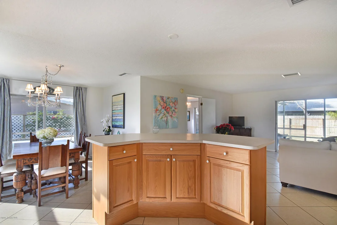 Photo of 385 Formosa Drive