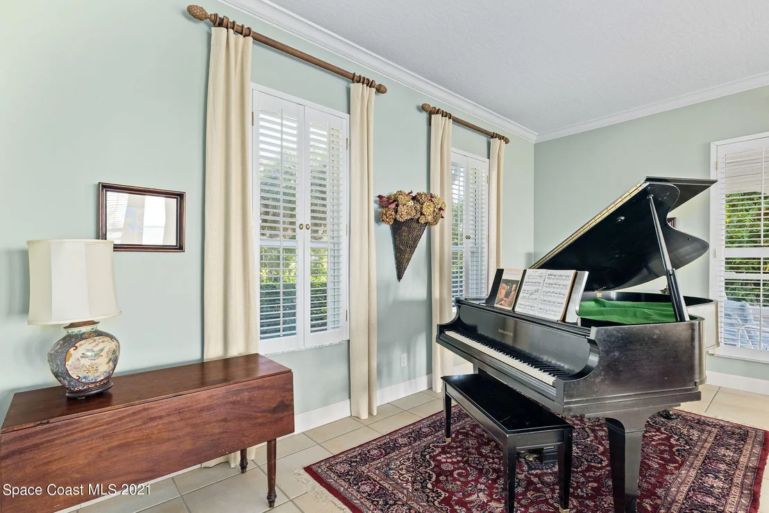 Photo of 176 Bayshore Drive