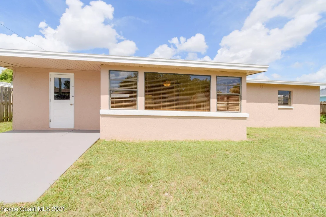 Photo of 1933 Oakwood Drive