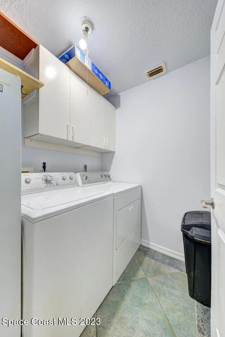 Photo of 2921 Saint James Lane