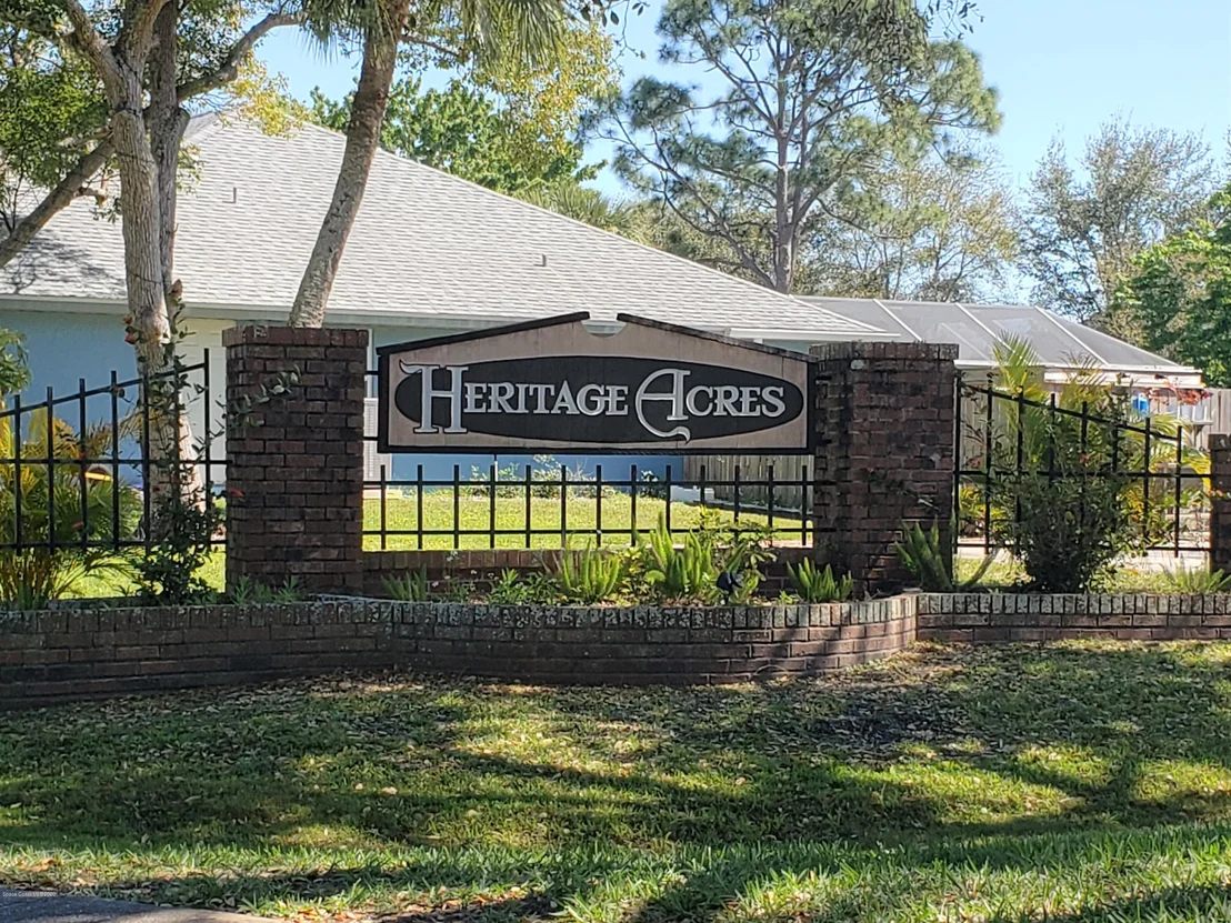 Photo of 1304 Heritage Acres Boulevard