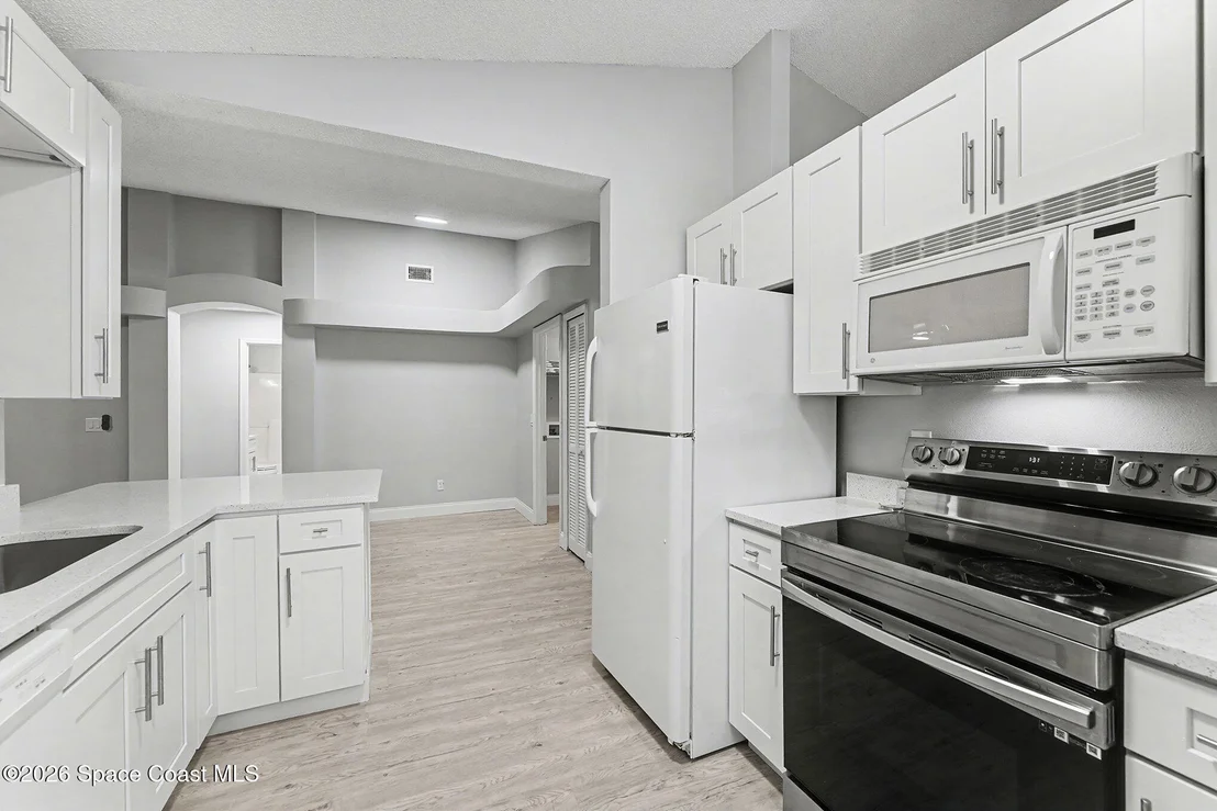 Photo of 876 Brookview Lane