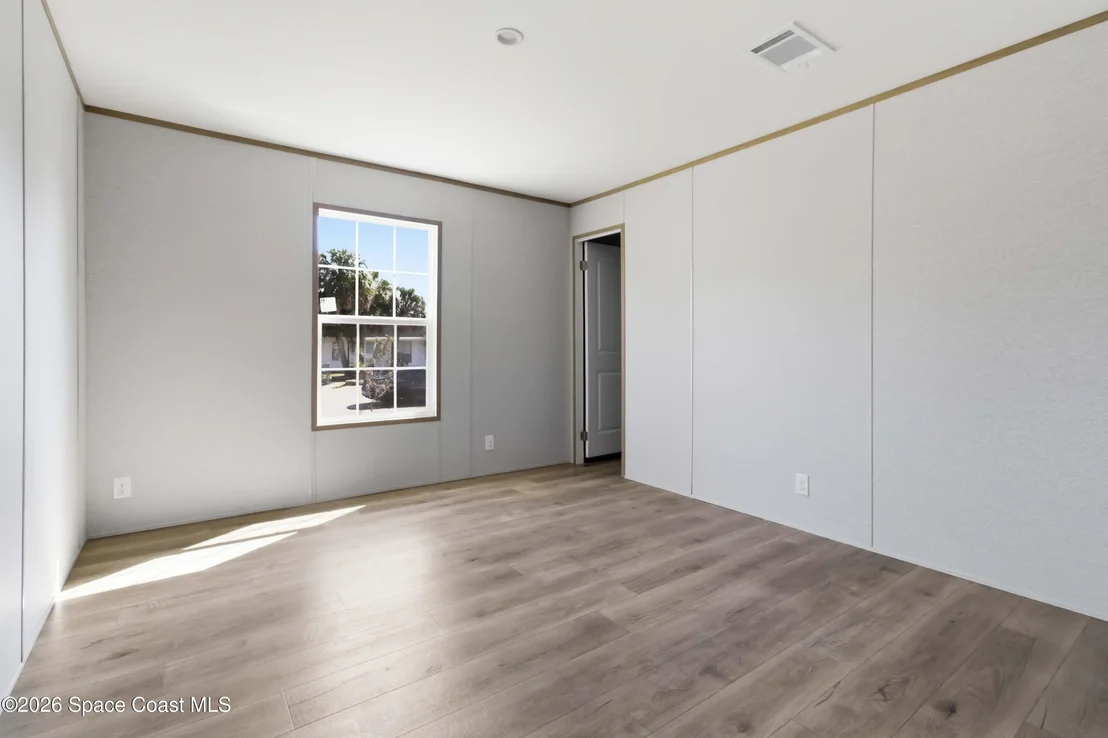 Photo of 6989 Dahlia Drive