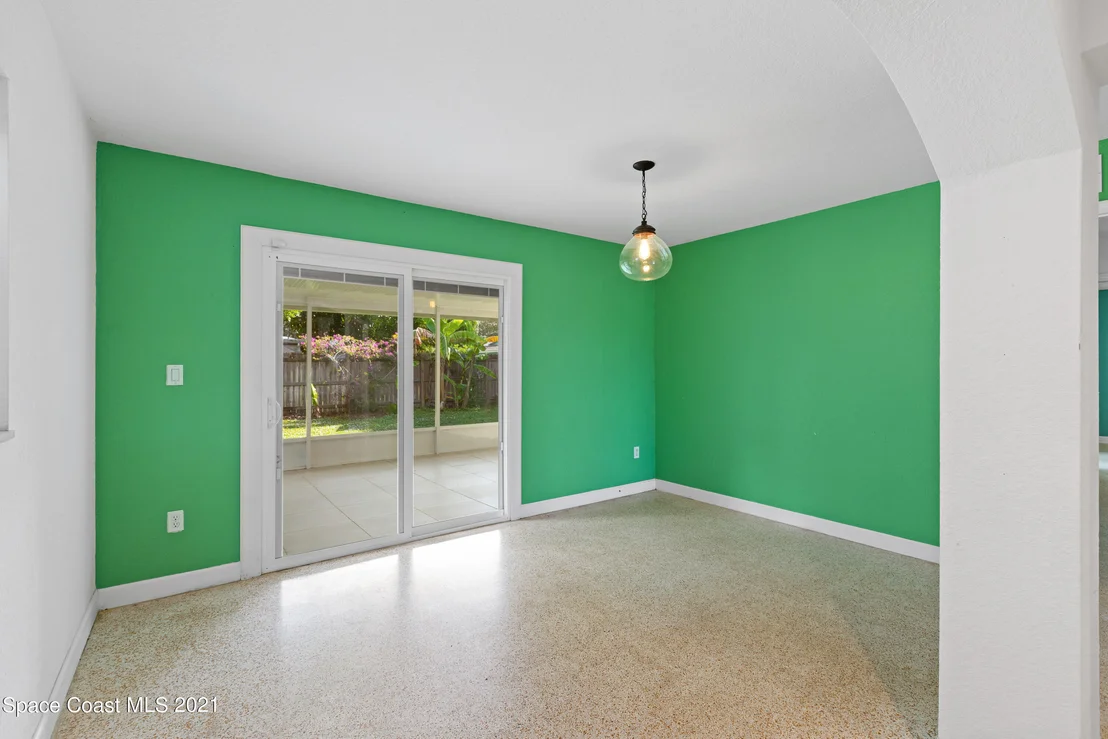 Photo of 867 Daytona Drive NE