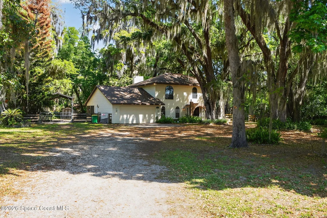 Photo of 3380 Lionel Road