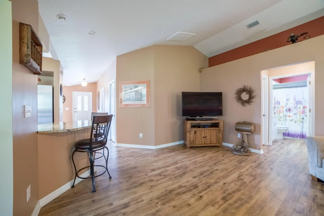 Photo of 1507 Meadowbrook Road NE