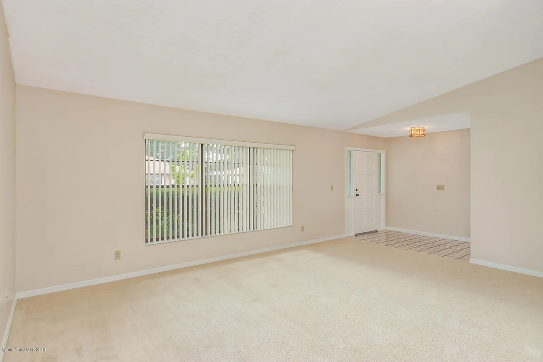 Photo of 2274 Woodlawn Circle