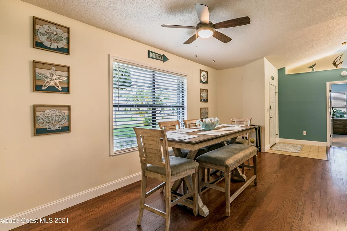 Photo of 949 Streamlet Ave Avenue