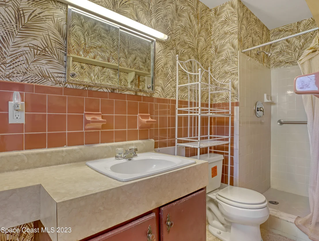 Photo of 2265 Lakeview Drive