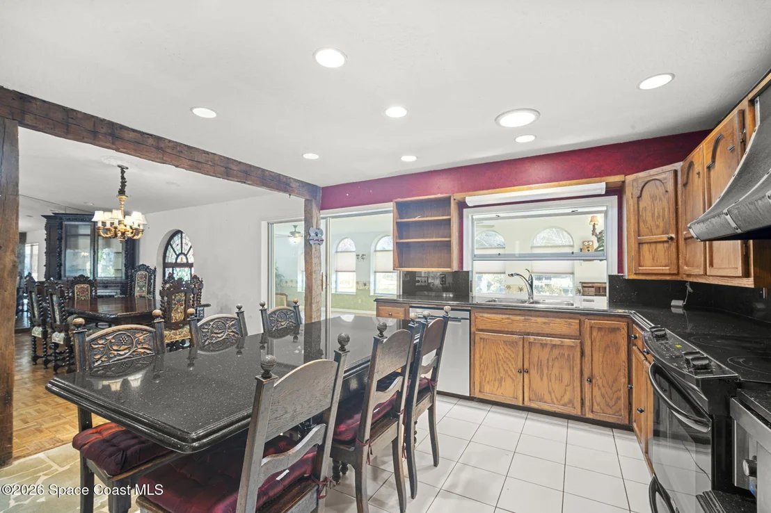 Photo of 620 W Pine Road