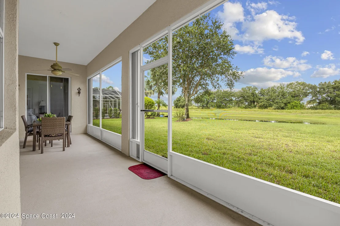 Photo of 1878 Windbrook Drive SE