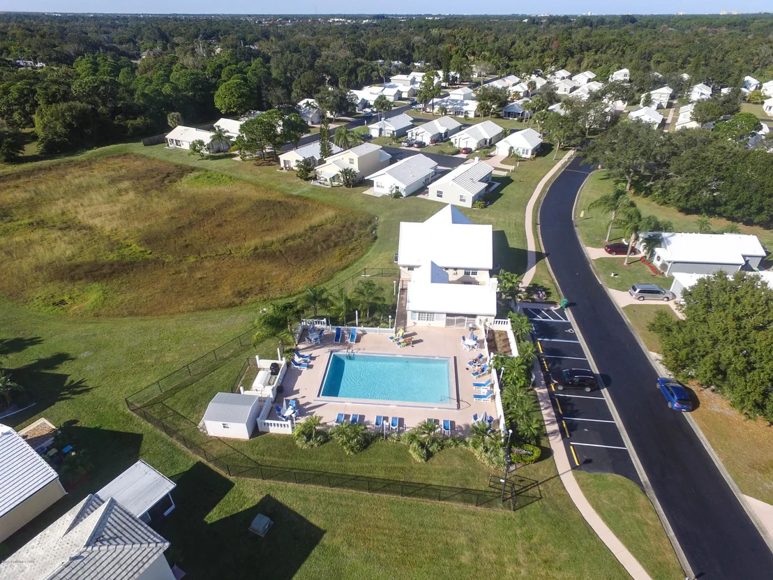 Photo of Unit 59 at 1241 Goldenrod Circle NE