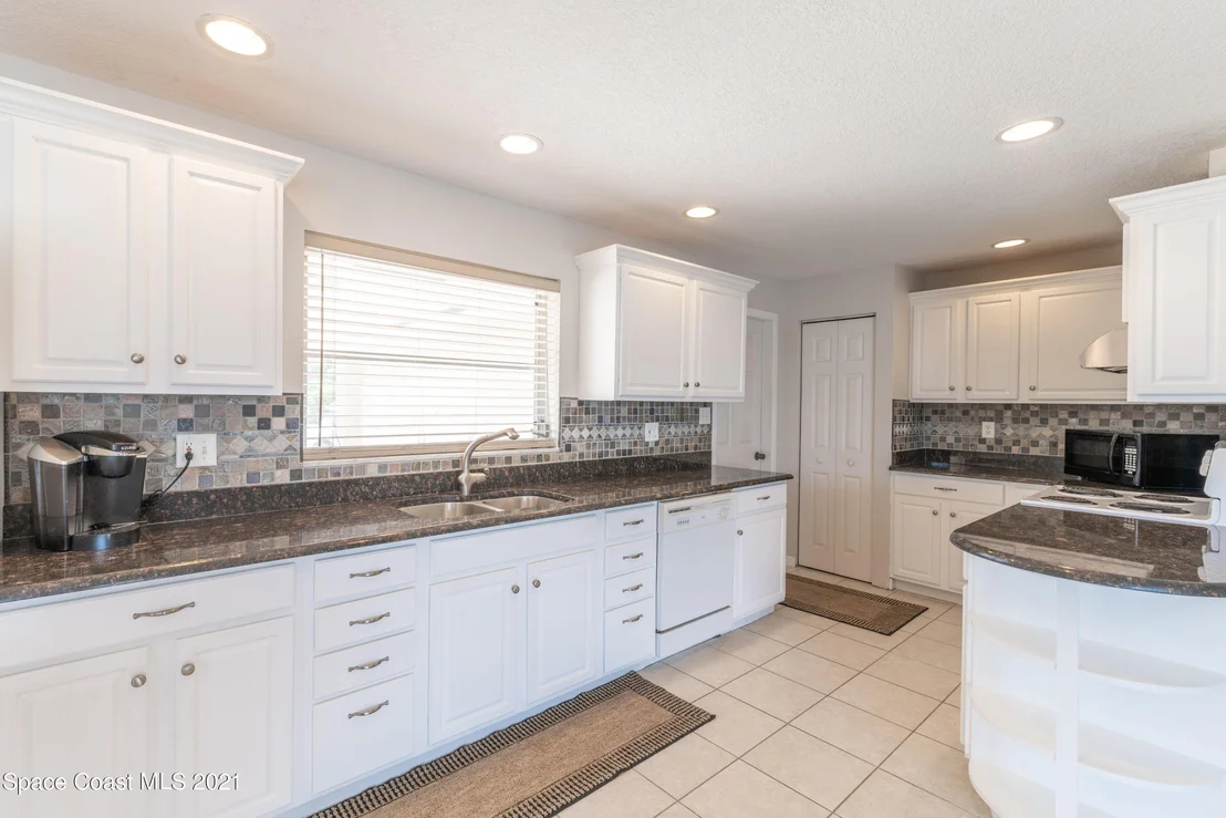 Photo of 483 Sandpiper Drive