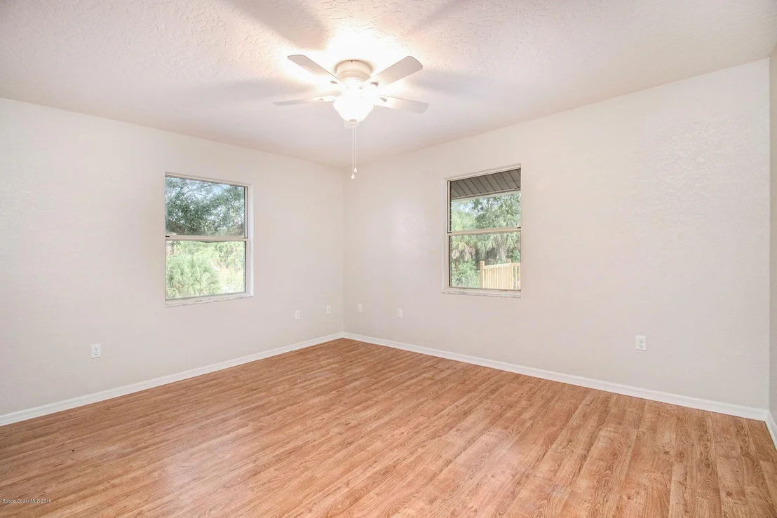 Photo of 5130 Evinrude Road