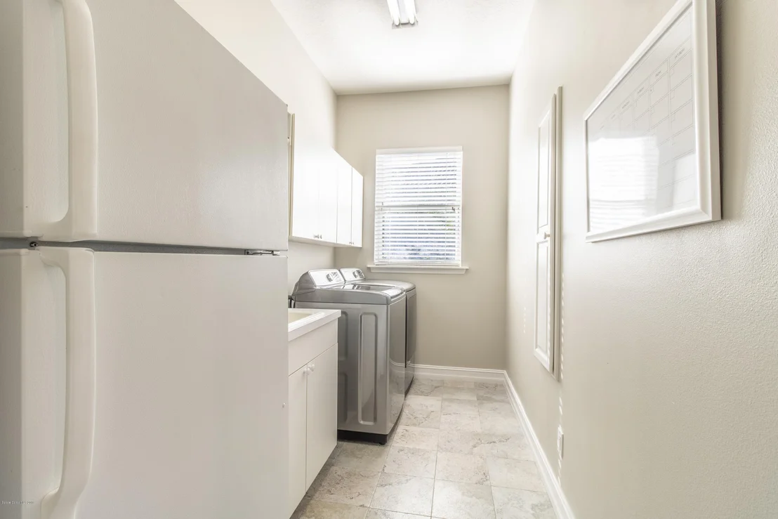 Photo of 814 Chatsworth Drive