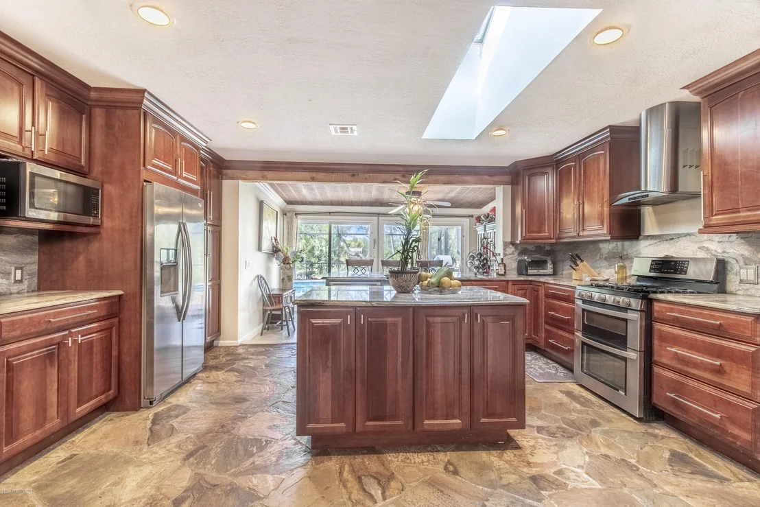 Photo of 3590 Weber Road