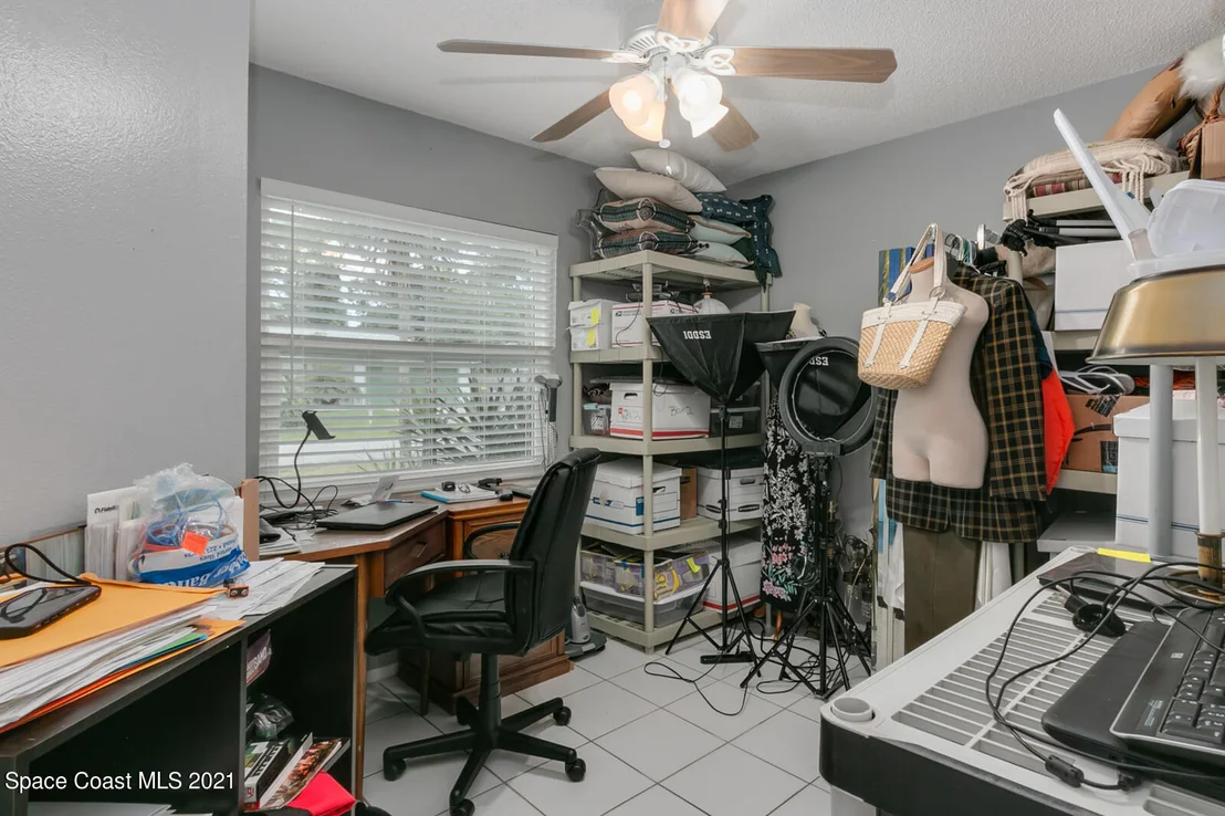 Photo of 5595 Fairbridge Street